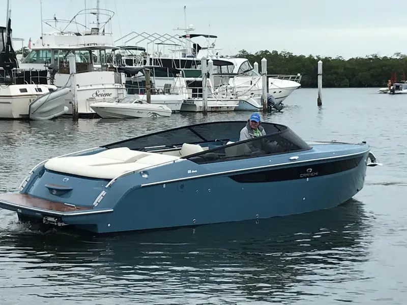 Slide: The Image of Cranchi E26 2020 - 18