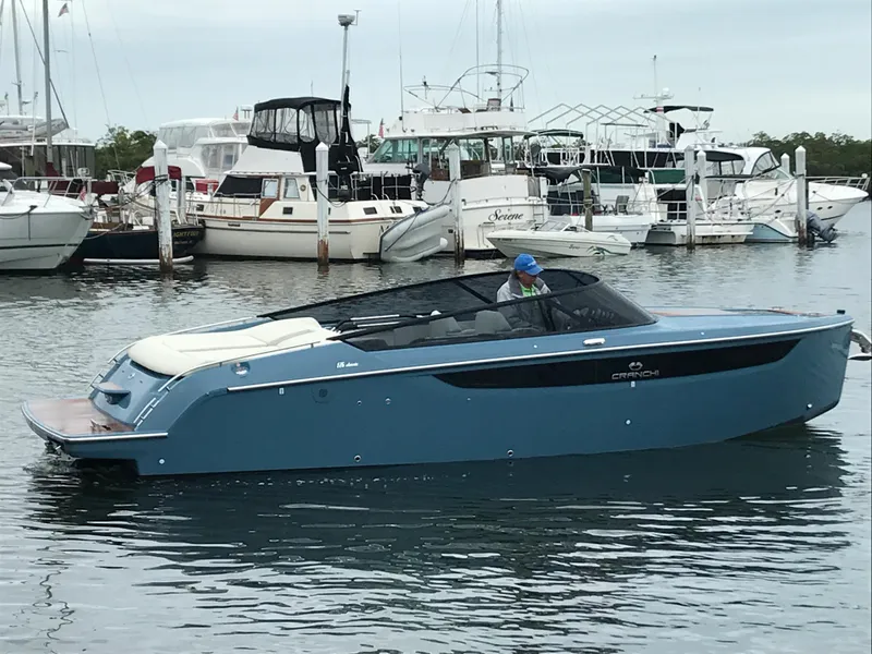 Slide: The Image of Cranchi E26 2020 - 19