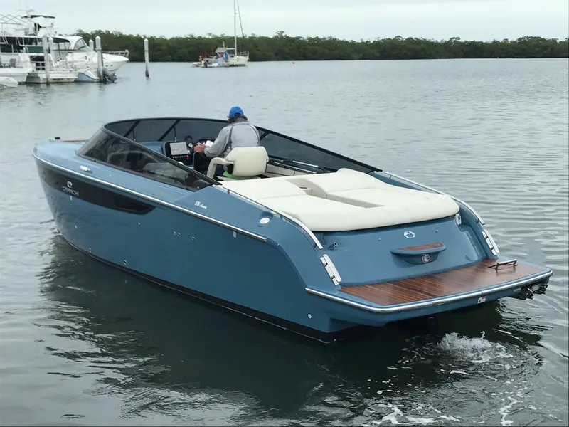 Slide: The Image of Cranchi E26 2020 - 26