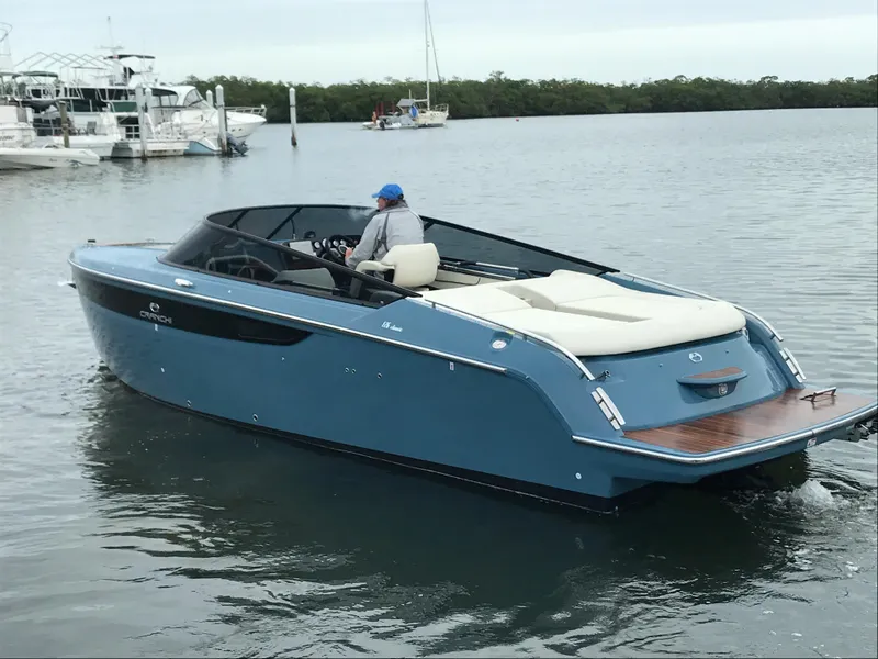 Slide: The Image of Cranchi E26 2020 - 28