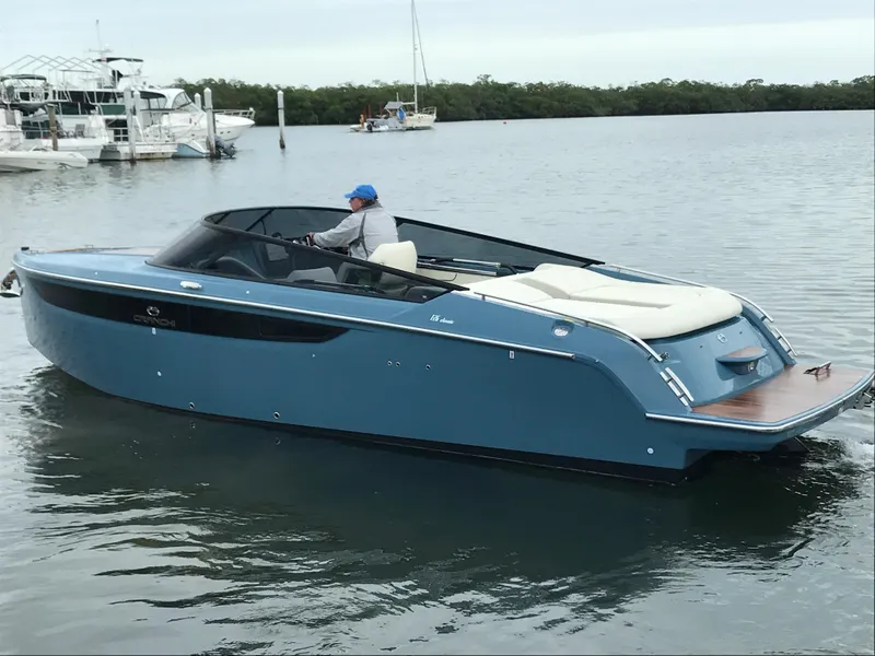 Slide: The Image of Cranchi E26 2020 - 29