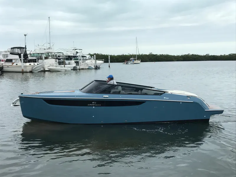 Slide: The Image of Cranchi E26 2020 - 32