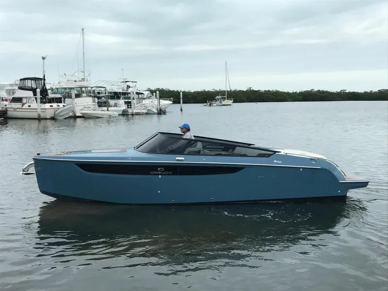 Slide: The Image of Cranchi E26 2020 - 33