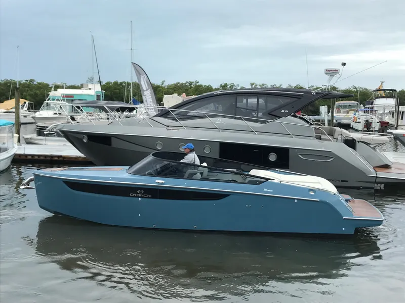 Slide: The Image of Cranchi E26 2020 - 40