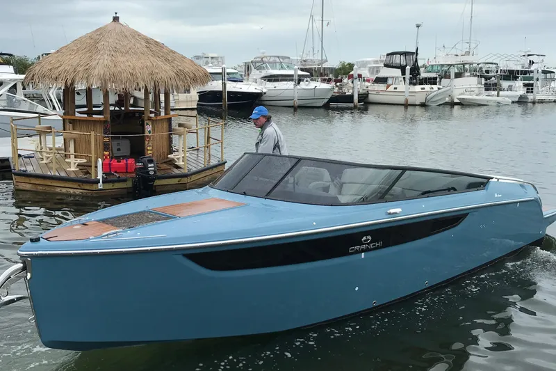 Slide: The Image of Cranchi E26 2020 - 42