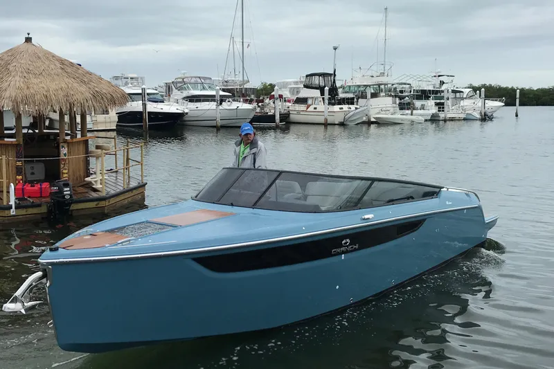 Slide: The Image of Cranchi E26 2020 - 43