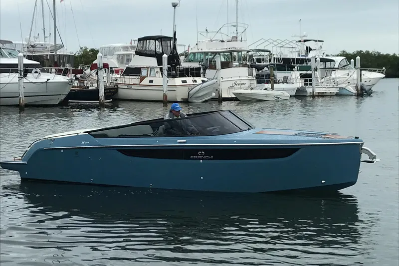 Slide: The Image of Cranchi E26 2020 - 46