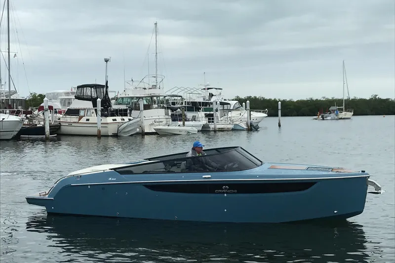 Slide: The Image of Cranchi E26 2020 - 47