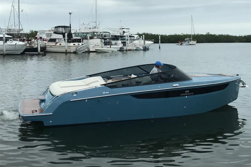 Slide: The Image of Cranchi E26 2020 - 48