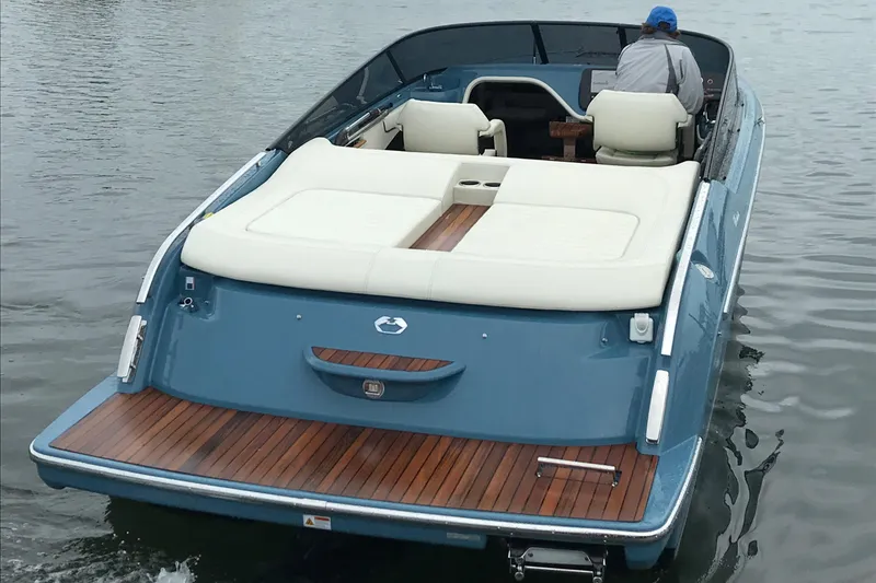 Slide: The Image of Cranchi E26 2020 - 52