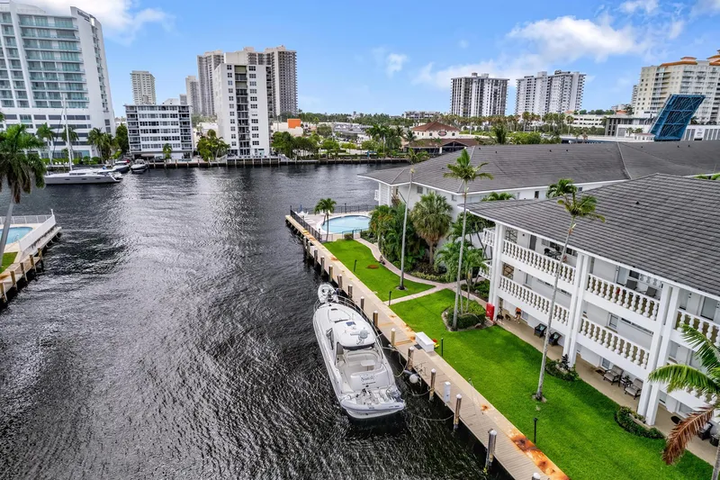 Slide: The Image of Sea Ray 44 Sundancer 2008 - 51