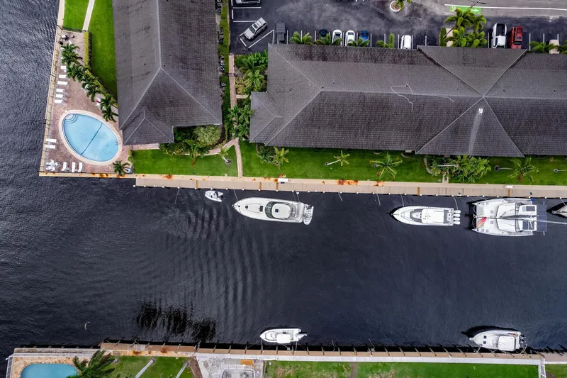 Slide: The Image of Sea Ray 44 Sundancer 2008 - 58