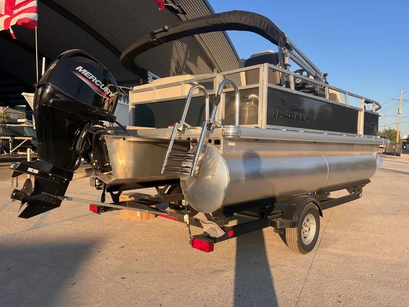 Slide: The Image of Tracker Bass Buggy 16 2026 - 10