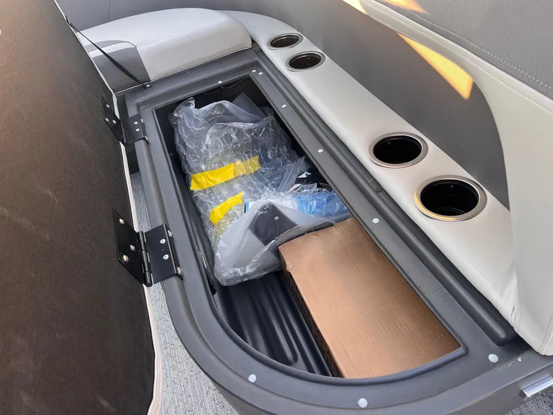 Slide: The Image of Tracker Bass Buggy 16 2026 - 13