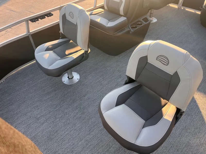 Slide: The Image of Tracker Bass Buggy 16 2026 - 3