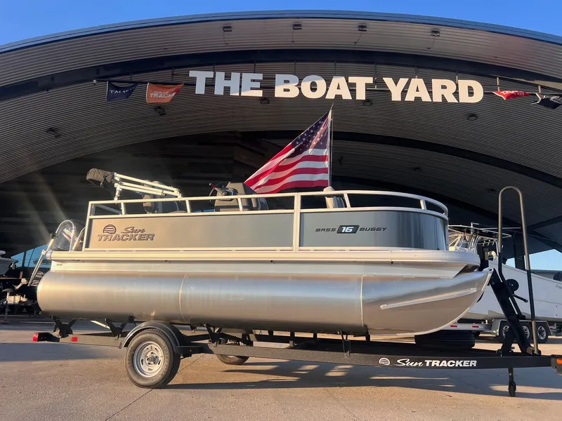 Slide: The Image of Tracker Bass Buggy 16 2026 - 9