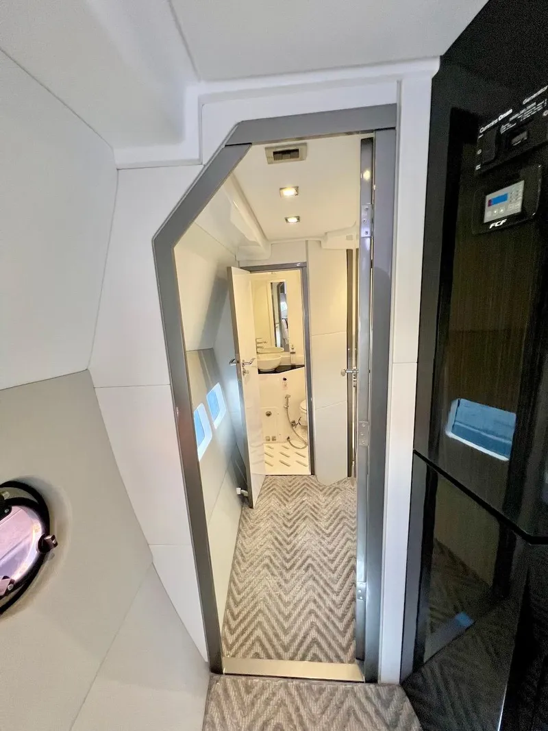 Slide: The Image of Interior of 2025 Schaefer 400 Sport yacht, featuring modern design and luxurious amenities. - 21