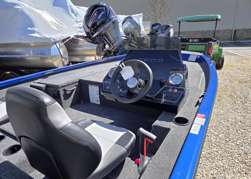 Slide: The Image of Crestliner XF179 BASS 2026 - 8