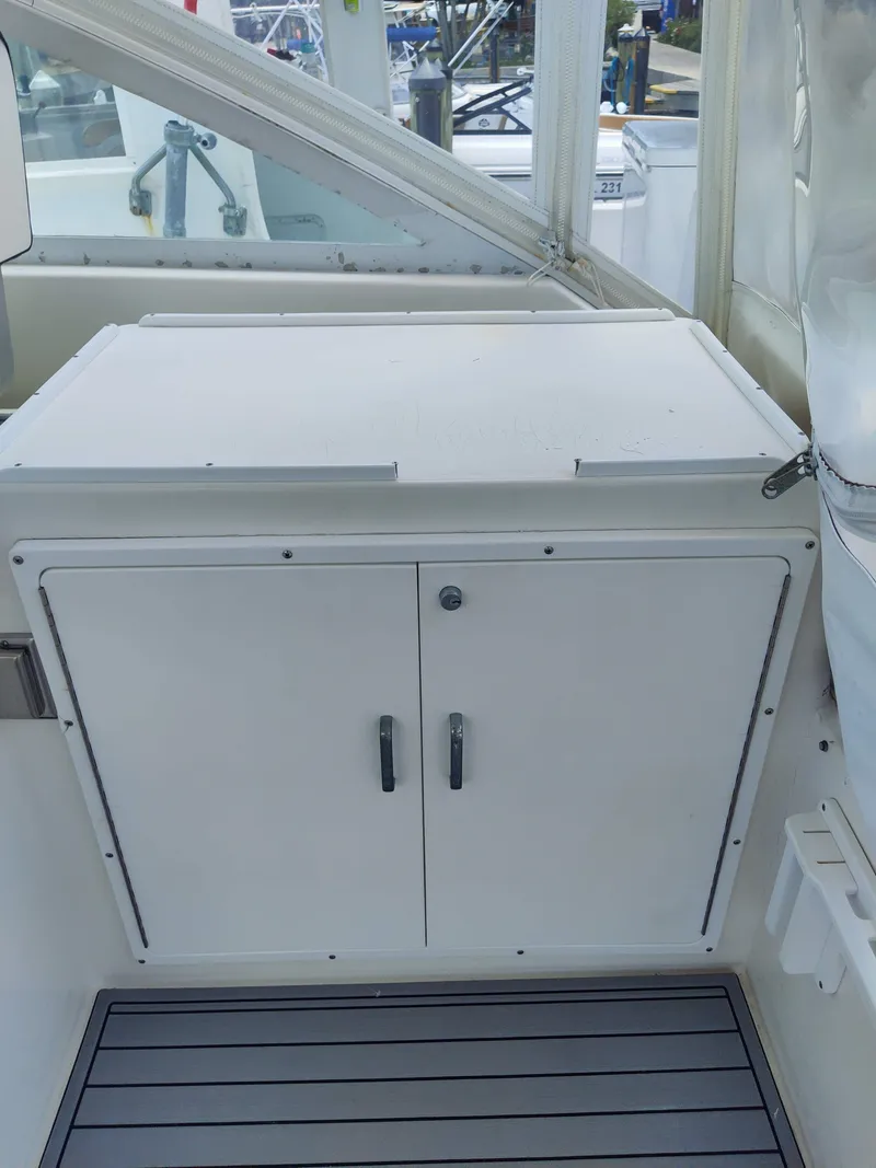 Slide: The Image of Cabo 35 Express SportFisher 1996 - 64