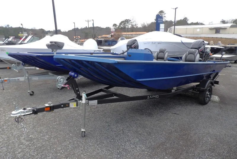 Slide: The Image of Lund PREDATOR 1760 SIDE CONSOLE 2026 - 0