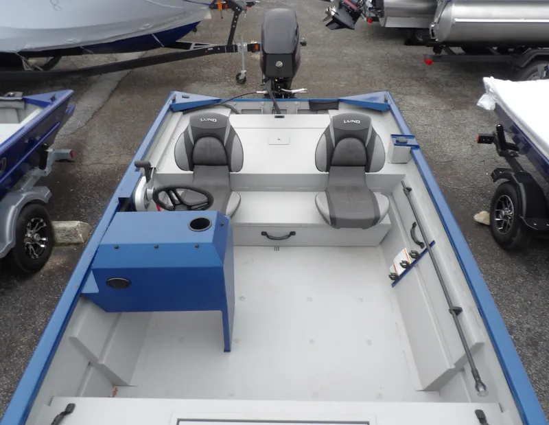 Slide: The Image of Lund PREDATOR 1760 SIDE CONSOLE 2026 - 7