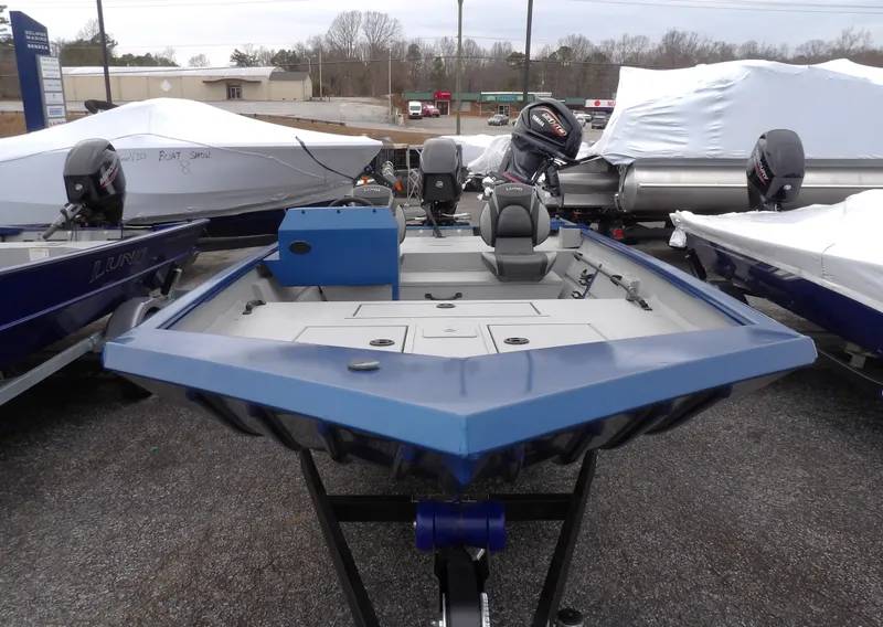 Slide: The Image of Lund PREDATOR 1760 SIDE CONSOLE 2026 - 1