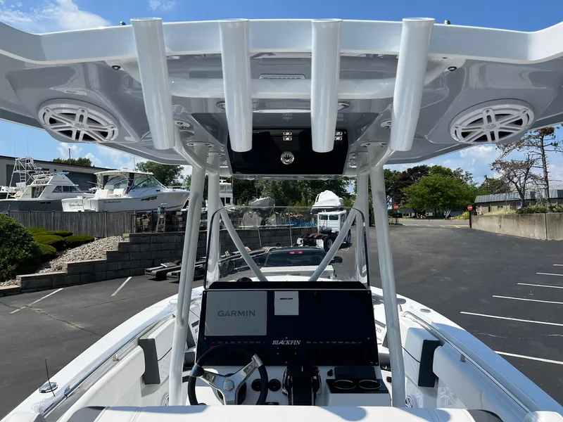 Slide: The Image of 2023 Blackfin 252 CC center console boat with Garmin navigation system. - 16