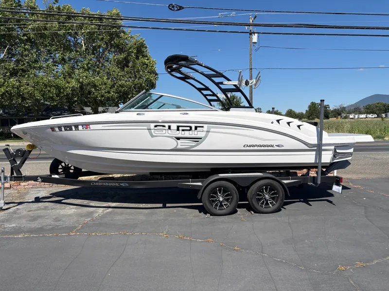The Image of Chaparral 23 Surf 2023 - undefined