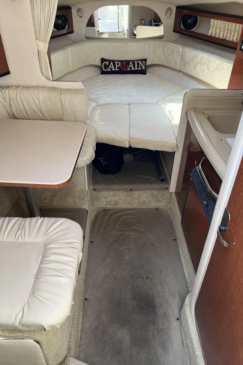 Slide: The Image of Sea Ray 28 Sundancer Cabin - 12