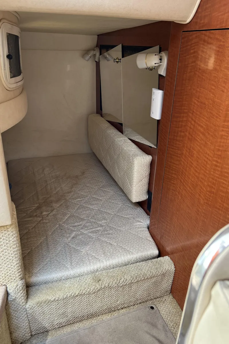 Slide: The Image of Sea Ray 28 Sundancer Aft Berth - 13