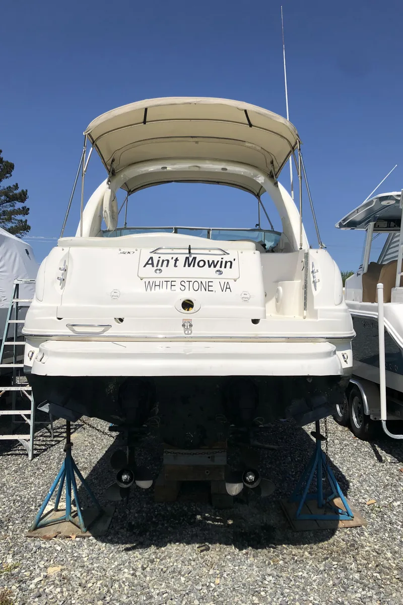 Slide: The Image of Sea Ray 28 Sundancer Stern - 3