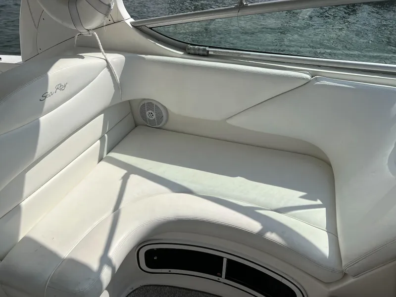 Slide: The Image of Sea Ray 28 Sundancer Seating - 8