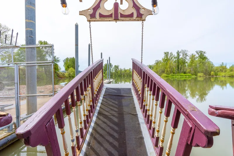 Slide: The Image of Custom Howdy Eidelman Sternwheeler - Jack Sarin 1990 - 103