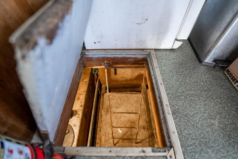 Slide: The Image of Custom Howdy Eidelman Sternwheeler - Jack Sarin 1990 - 128