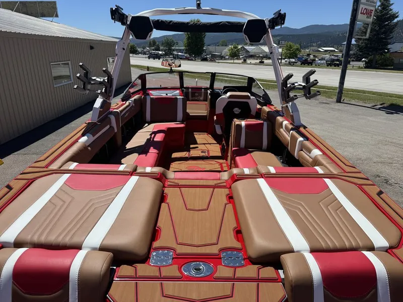 Slide: The Image of Malibu 25 LSV 2026 - 8
