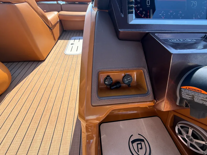 Slide: The Image of Premier INTRIGUE 250 RF 2018 - 18
