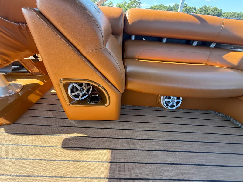 Slide: The Image of Premier INTRIGUE 250 RF 2018 - 13