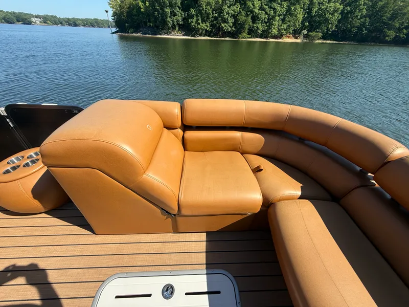 Slide: The Image of Premier INTRIGUE 250 RF 2018 - 27