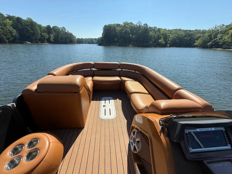 Slide: The Image of Premier INTRIGUE 250 RF 2018 - 24