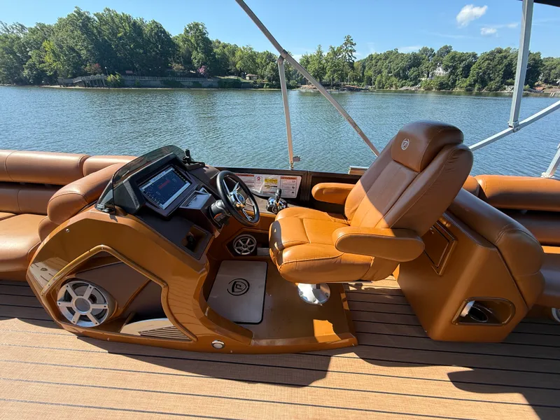 Slide: The Image of Premier INTRIGUE 250 RF 2018 - 17