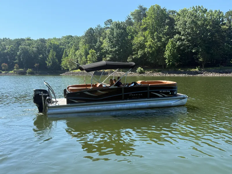 Slide: The Image of Premier INTRIGUE 250 RF 2018 - 32