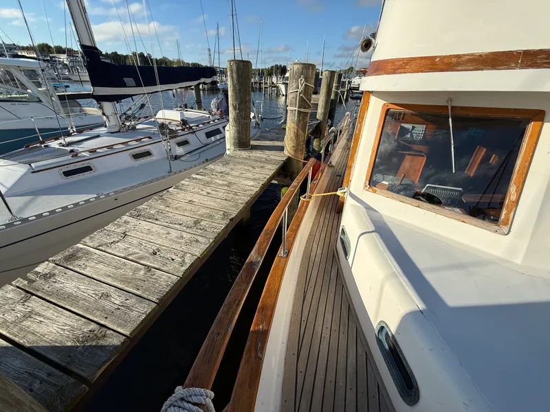 Slide: The Image of Marine Trader DOUBLE CABIN 1981 - 12