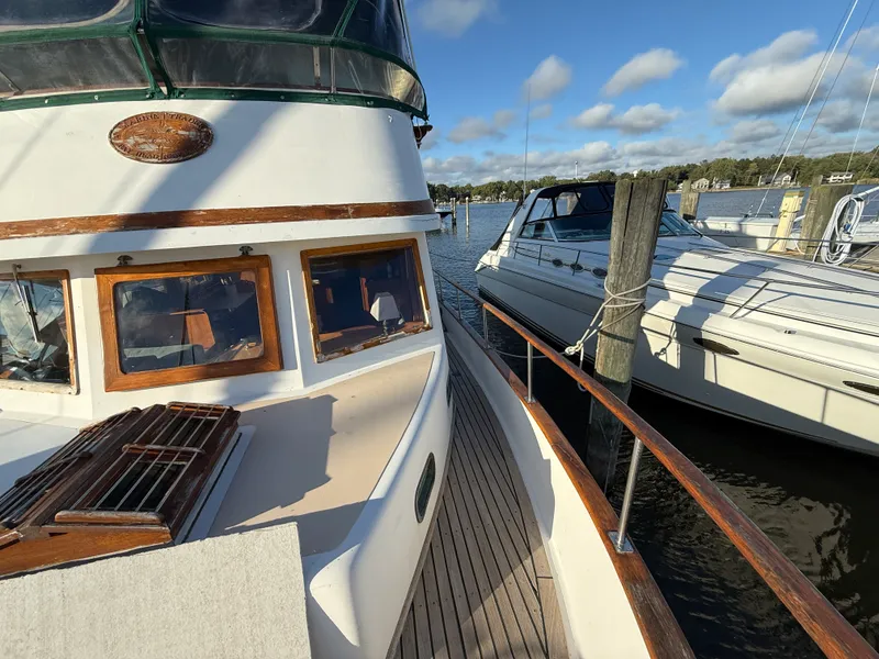 Slide: The Image of Marine Trader DOUBLE CABIN 1981 - 11