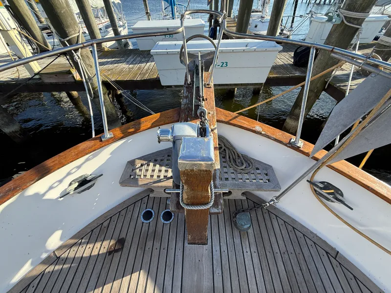 Slide: The Image of Marine Trader DOUBLE CABIN 1981 - 13