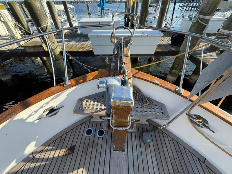 Slide: The Image of Marine Trader DOUBLE CABIN 1981 - 14