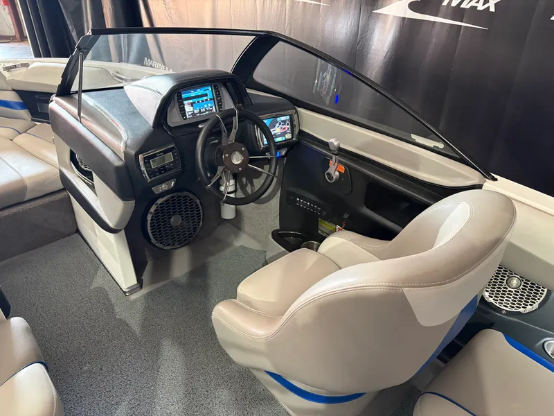 Slide: The Image of Malibu WAKESETTER 23 2014 - 17