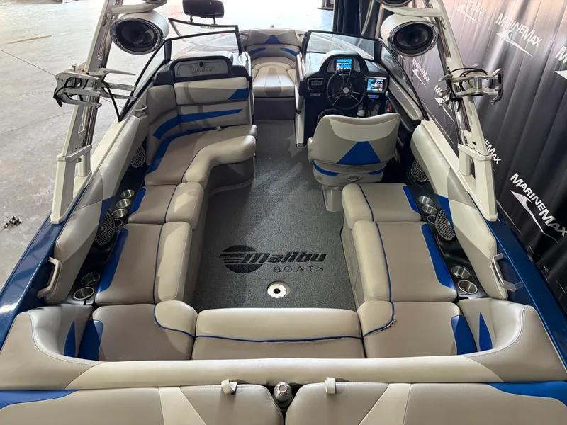 Slide: The Image of Malibu WAKESETTER 23 2014 - 10
