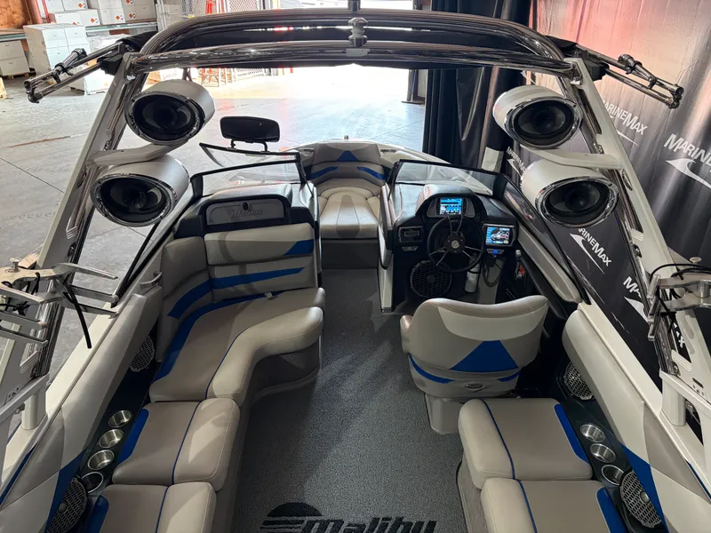 Slide: The Image of Malibu WAKESETTER 23 2014 - 11