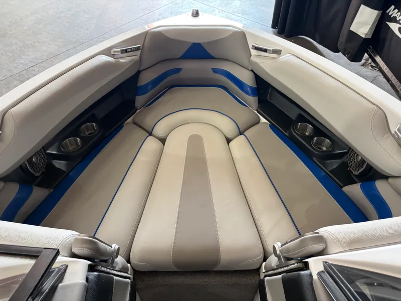 Slide: The Image of Malibu WAKESETTER 23 2014 - 19