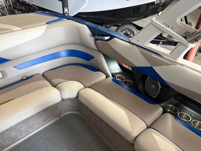 Slide: The Image of Malibu WAKESETTER 23 2014 - 14